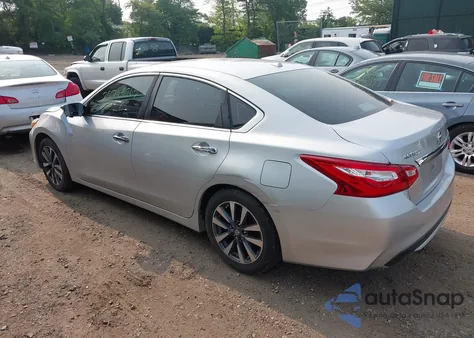 2017 Nissan Altima 2.5 Sv z USA, uszkodzony, nr VIN 1N4AL3AP2HC291447